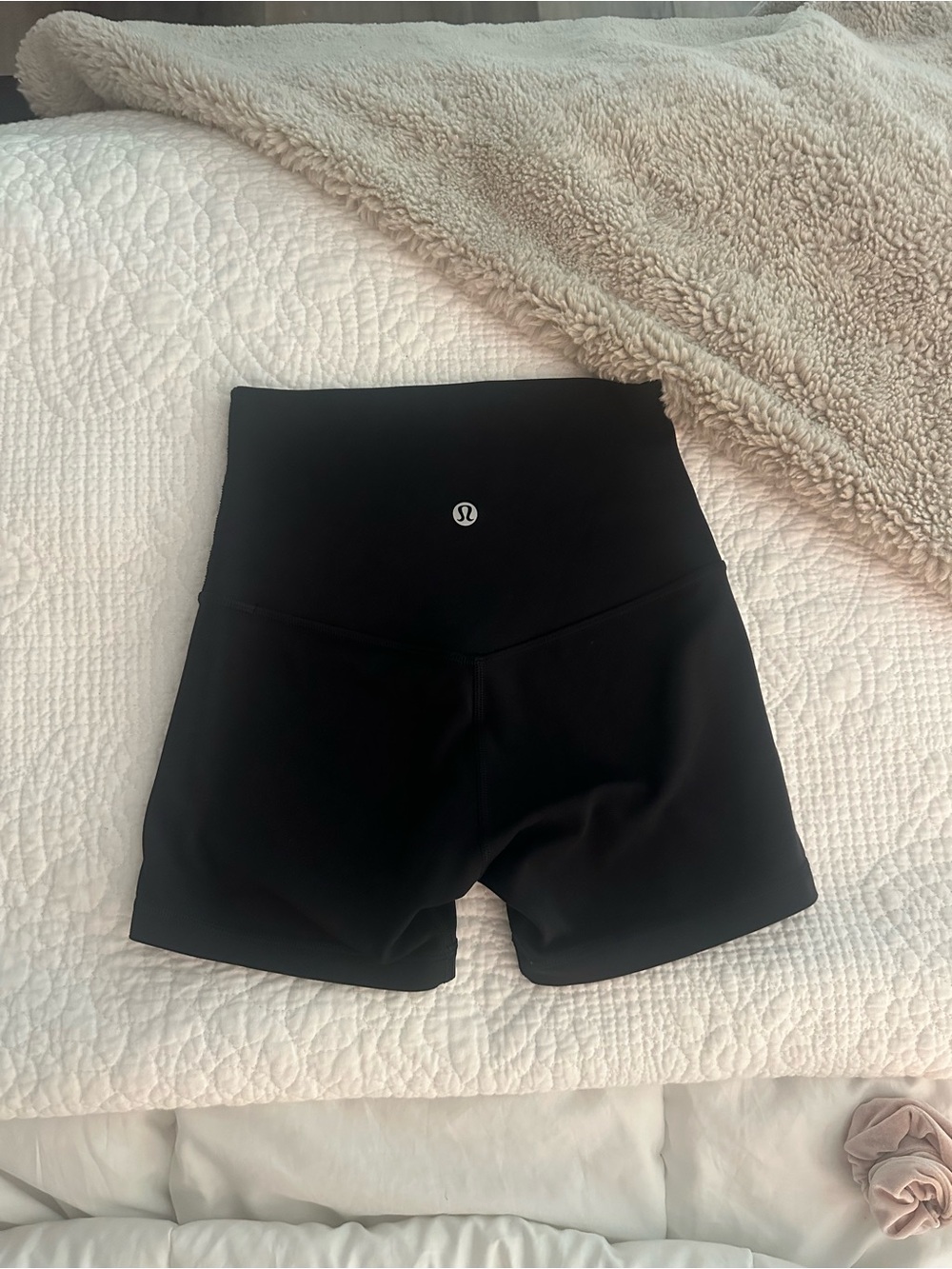 Lululemon Align High-Rise 4” shorts
